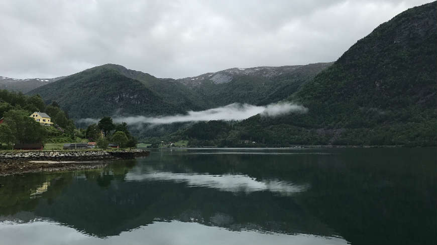 Wispy cloud in the fjords