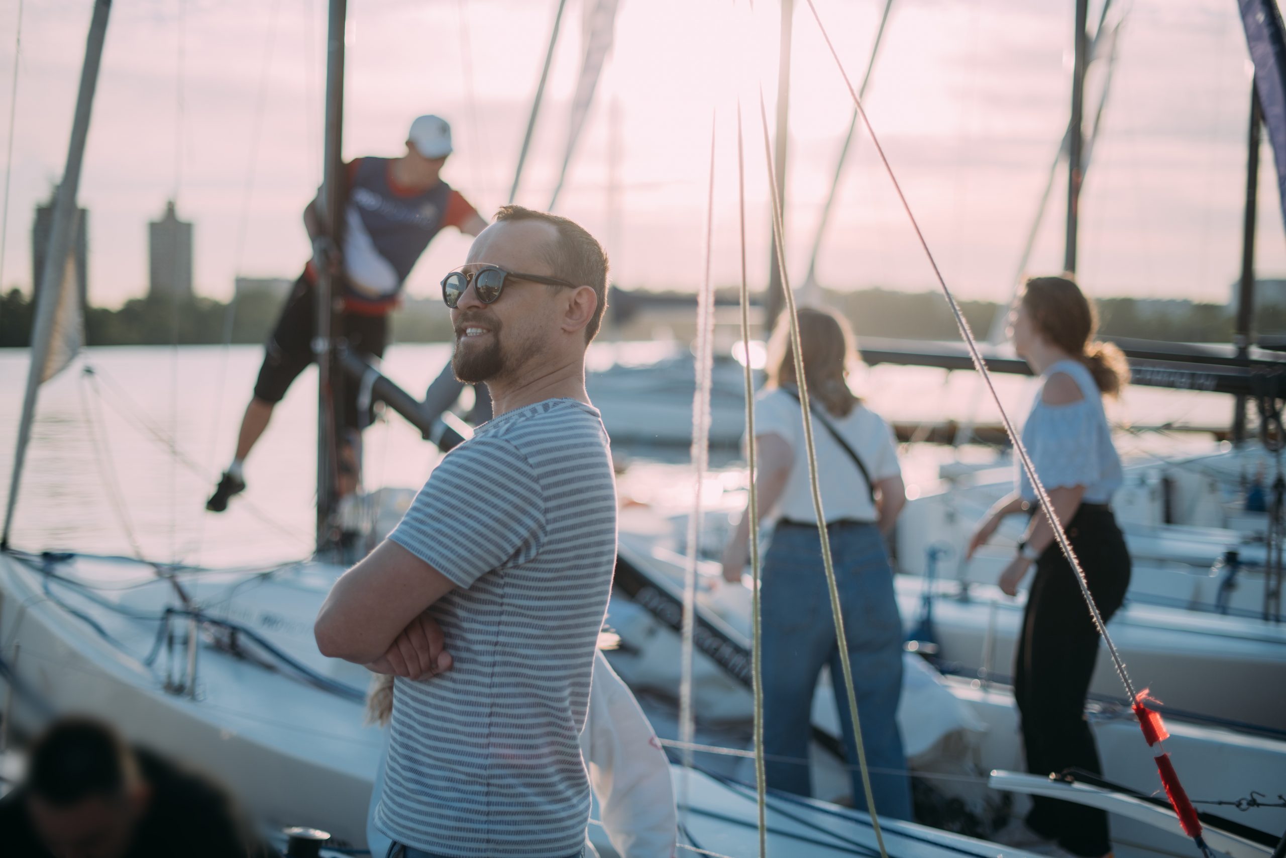 6 Reasons to Introduce Your Colleagues to Sailing