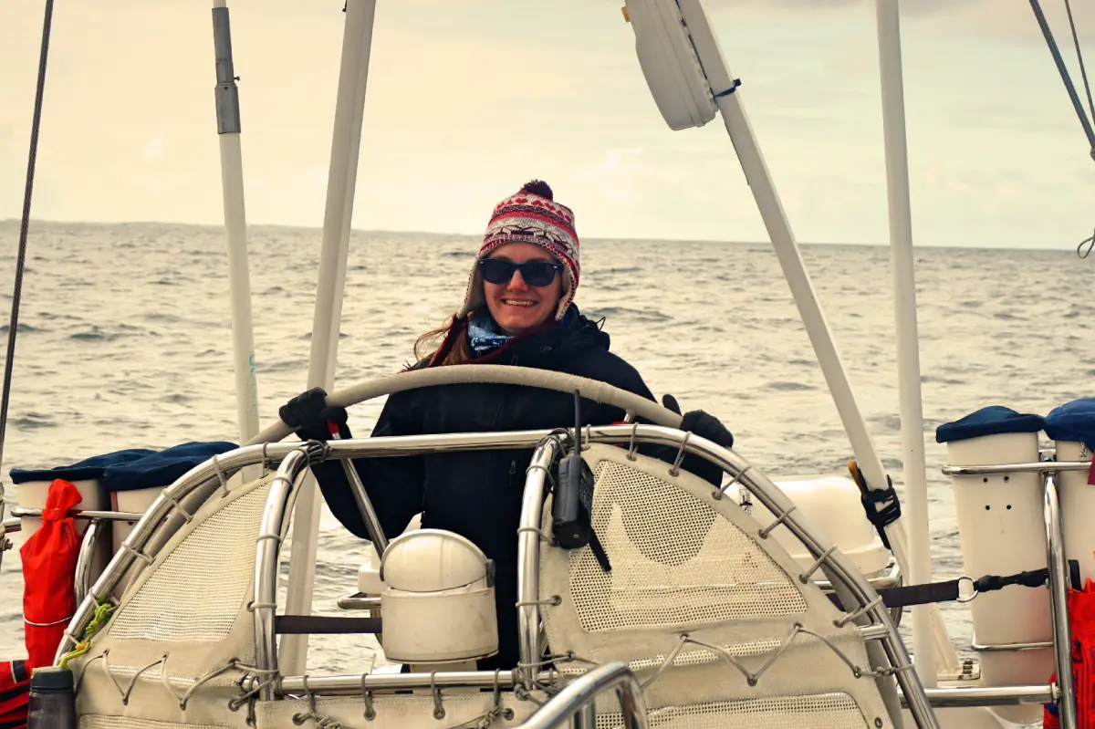 Crew helming in the North Sea on a Challenger 72